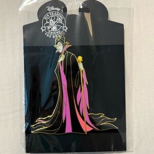 Disney Maleficent jumbo pin - Limited Edition Disney Villain Enamel Pin NEW